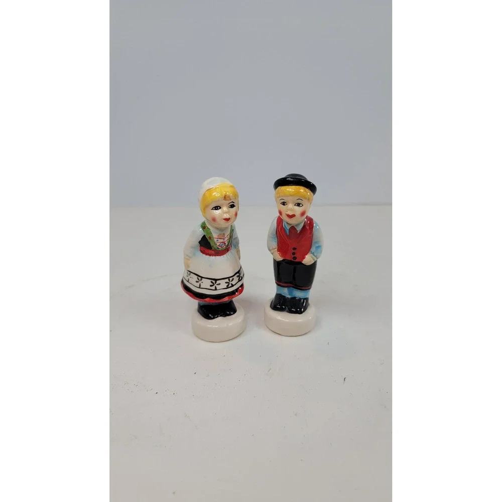 Vintage Dutch Boy and Girl Ceramic Salt and Pepper Shaker Set Folk Art Figurines